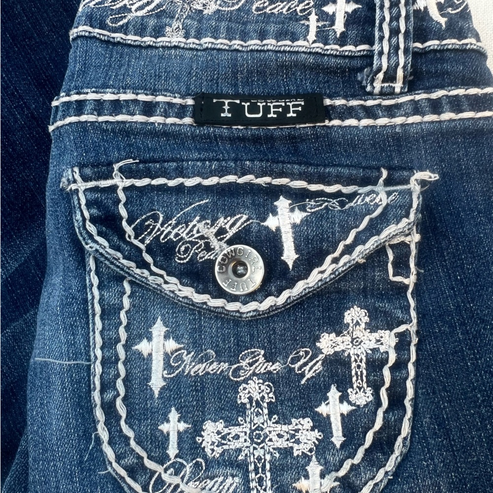 Women's Blue cowgirl Tuff Embroidered Capri Jeans
